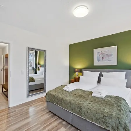 Maisuites Sperling - Zentrale Mit Boxspringbett, Kaffeevollautomat, Wlan & Seitlichem Seeblick * Mölln
