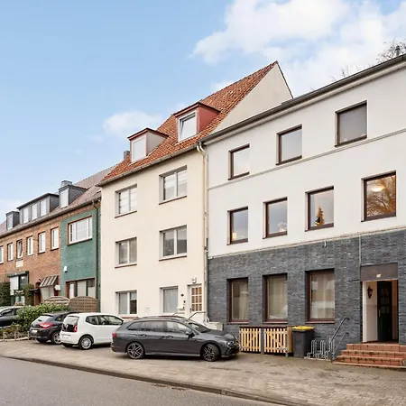 Maisuites Sperling - Zentrale Mit Boxspringbett, Kaffeevollautomat, Wlan & Seitlichem Seeblick Mölln