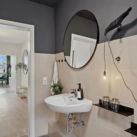 Maisuites Sperling - Zentrale Mit Boxspringbett, Kaffeevollautomat, Wlan & Seitlichem Seeblick Apartmán