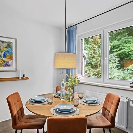 Daire Maisuites Sperling - Zentrale Mit Boxspringbett, Kaffeevollautomat, Wlan & Seitlichem Seeblick Mölln